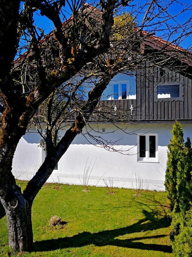 Apartment Muensing Naehe Starnberger See, Schoene Ferienwohnung, Gaestewohnung 125Qm Eg Und Og Kontaktfrei