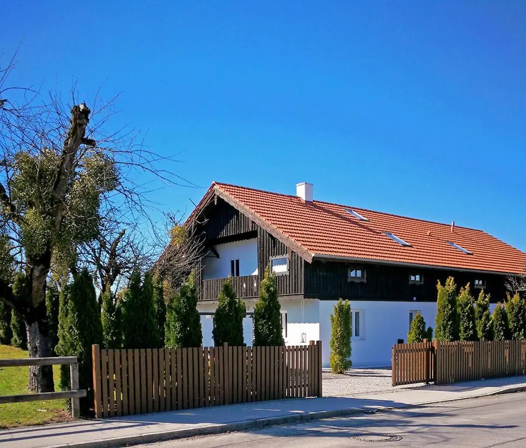 Apartment Muensing Naehe Starnberger See, Schoene Ferienwohnung, Gaestewohnung 125Qm Eg Und Og Kontaktfrei